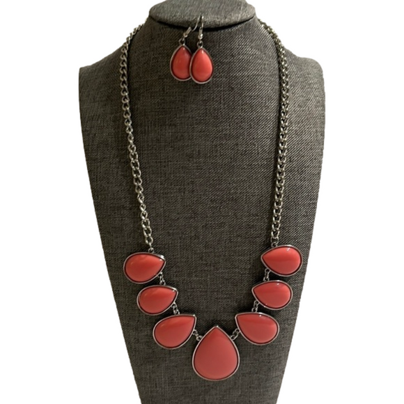 Pink Necklace Set pre owned - Picture 1 of 7